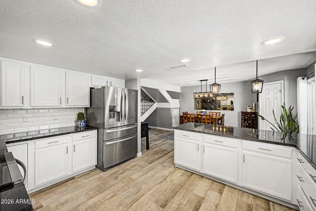 3960 W GLENAIRE Drive, Phoenix, AZ 85053