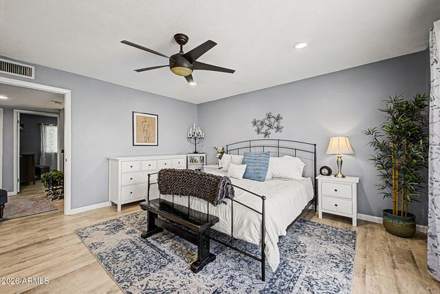 3960 W GLENAIRE Drive, Phoenix, AZ 85053