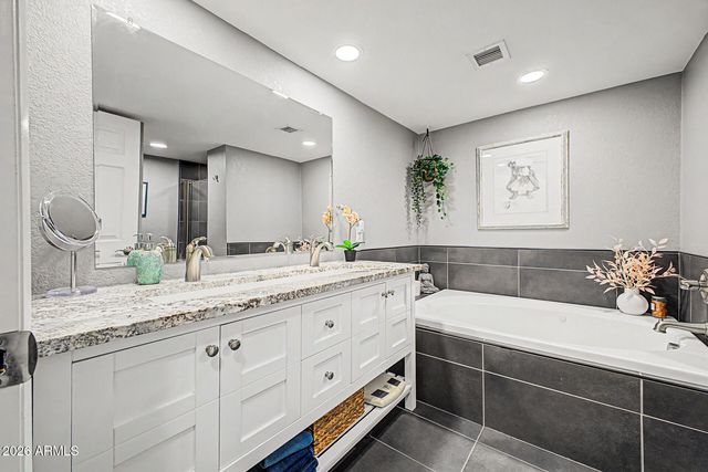 3960 W GLENAIRE Drive, Phoenix, AZ 85053