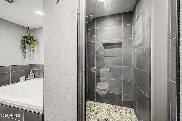 3960 W GLENAIRE Drive, Phoenix, AZ 85053
