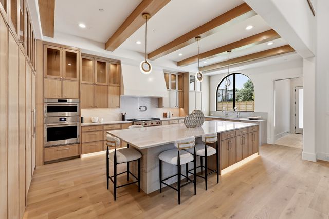 6616 Prestonshire Lane, Dallas, TX 75225