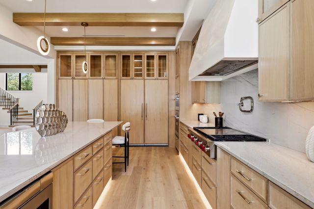 6616 Prestonshire Lane, Dallas, TX 75225