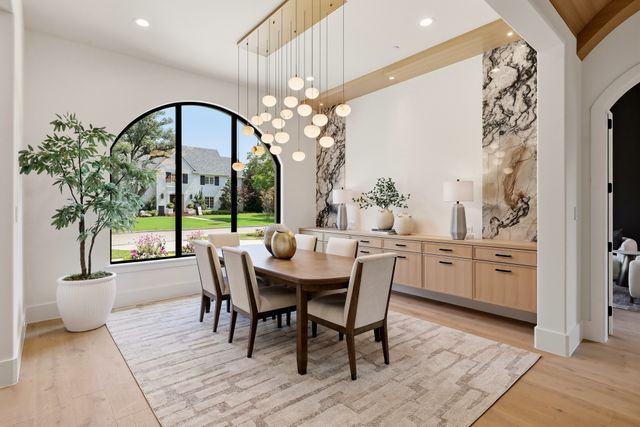 6616 Prestonshire Lane, Dallas, TX 75225