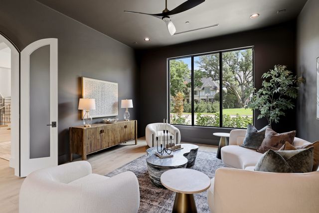 6616 Prestonshire Lane, Dallas, TX 75225
