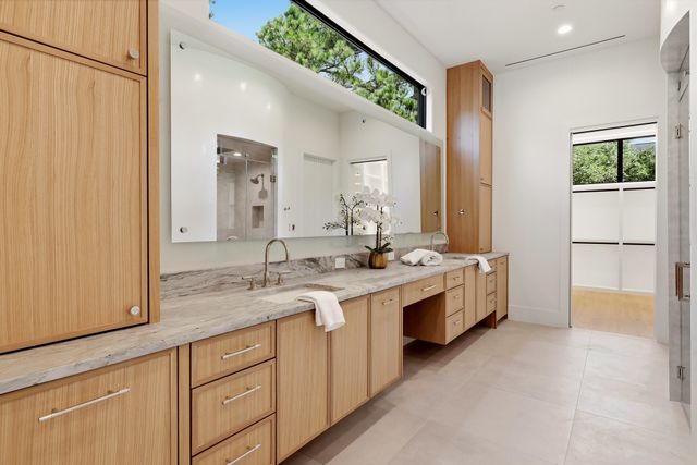 6616 Prestonshire Lane, Dallas, TX 75225