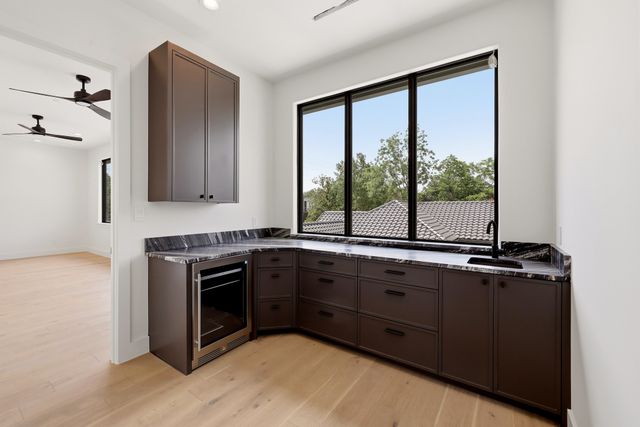6616 Prestonshire Lane, Dallas, TX 75225