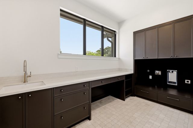 6616 Prestonshire Lane, Dallas, TX 75225
