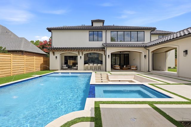 6616 Prestonshire Lane, Dallas, TX 75225