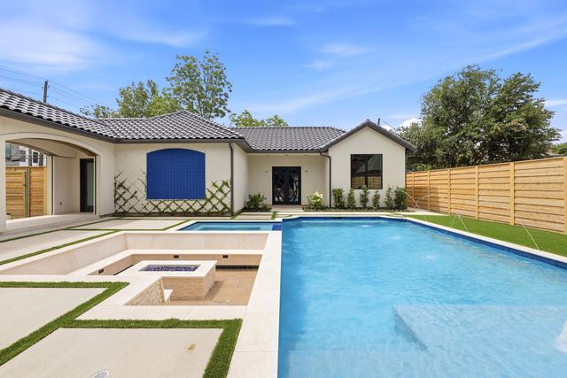 6616 Prestonshire Lane, Dallas, TX 75225
