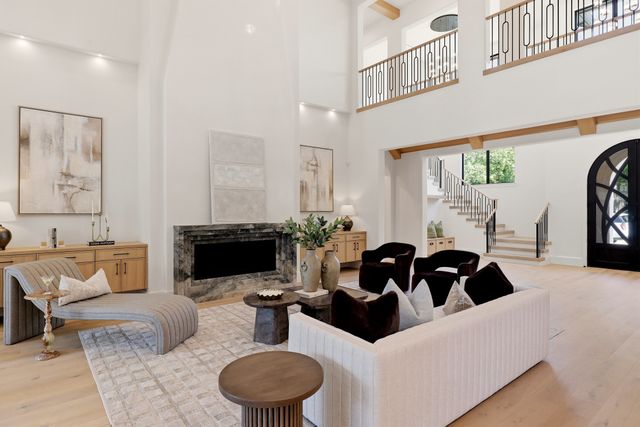 6616 Prestonshire Lane, Dallas, TX 75225