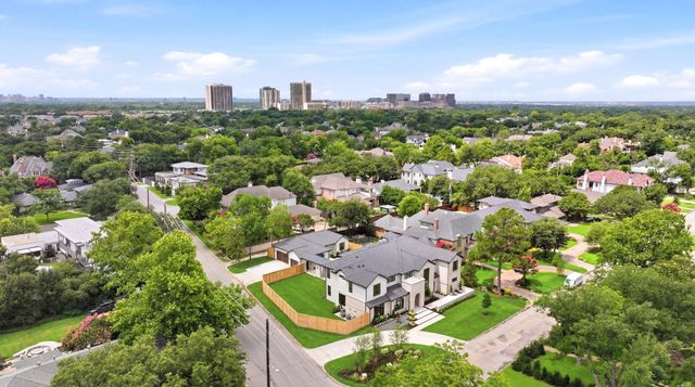 6616 Prestonshire Lane, Dallas, TX 75225