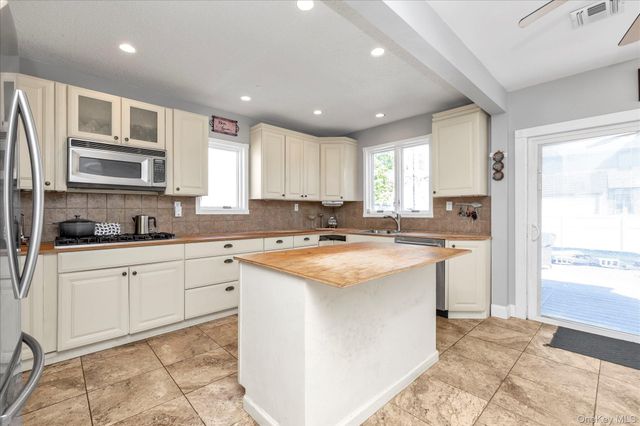 2457 Williams Court, Bellmore, NY 11710