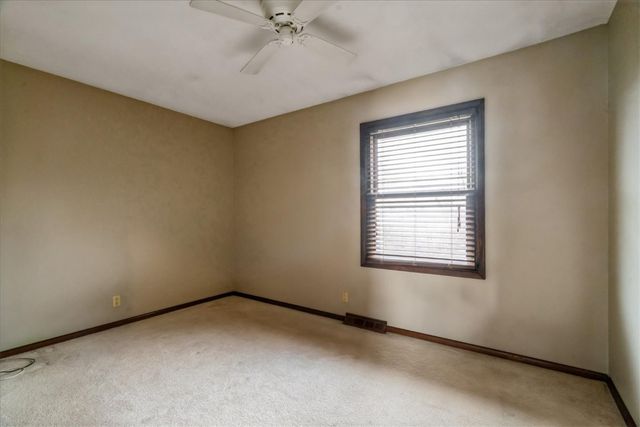 3620 Western Pine Drive NE, Cedar Rapids, IA 52402