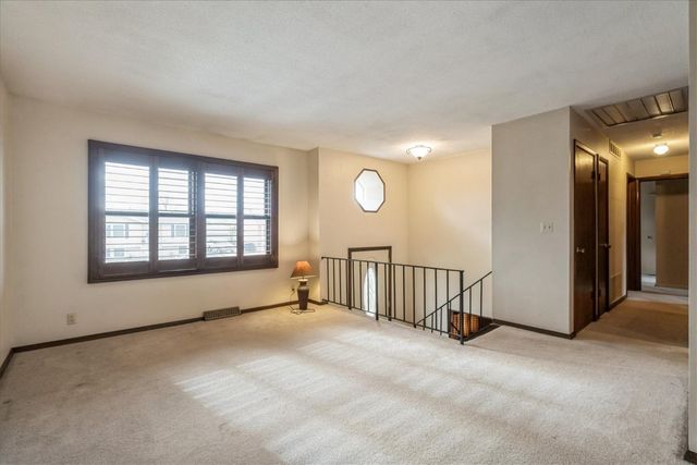 3620 Western Pine Drive NE, Cedar Rapids, IA 52402