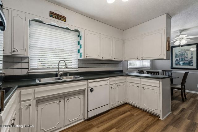 304 Estate Dr, Elizabethtown, KY 42701