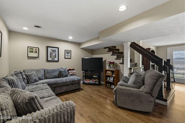 304 Estate Dr, Elizabethtown, KY 42701
