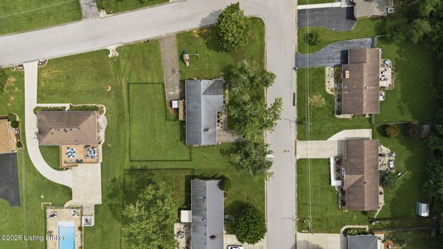 304 Estate Dr, Elizabethtown, KY 42701
