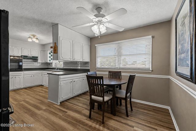 304 Estate Dr, Elizabethtown, KY 42701