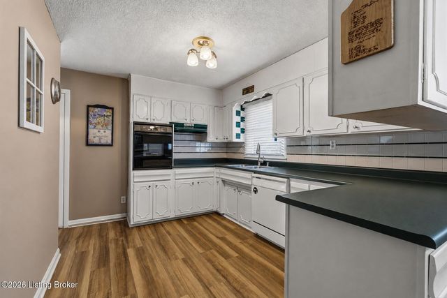 304 Estate Dr, Elizabethtown, KY 42701