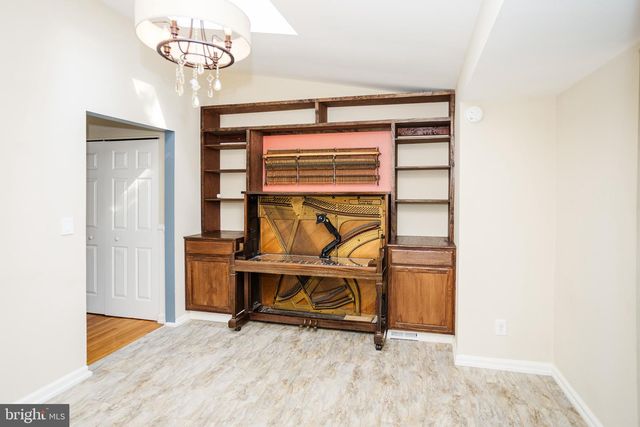 8901 BEAUCHAMP DR, Alexandria, VA 22309