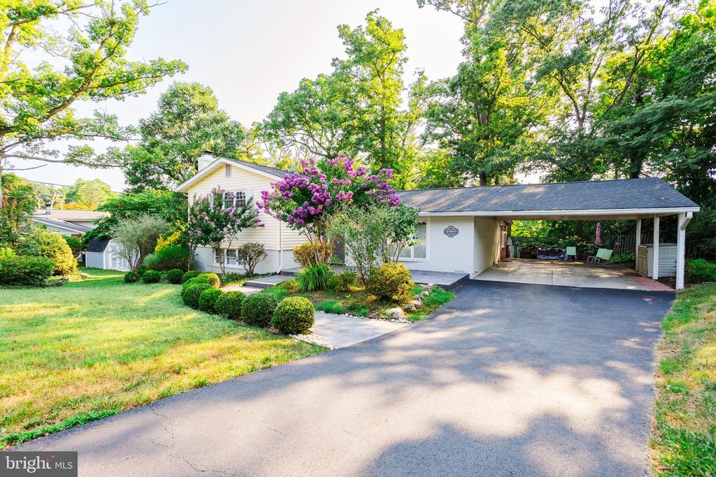 8901 BEAUCHAMP DR, Alexandria, VA 22309