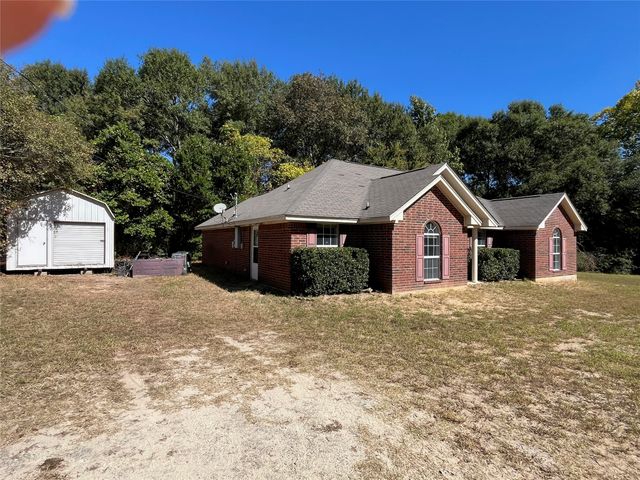 105 E Foggle Street, Athens, TX 75751