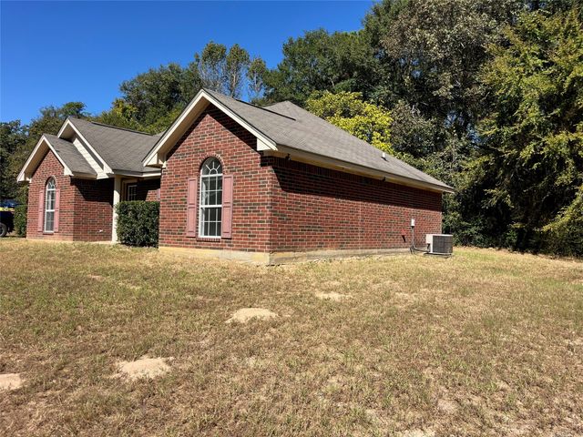 105 E Foggle Street, Athens, TX 75751