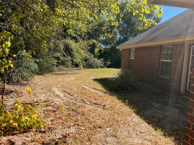 105 E Foggle Street, Athens, TX 75751