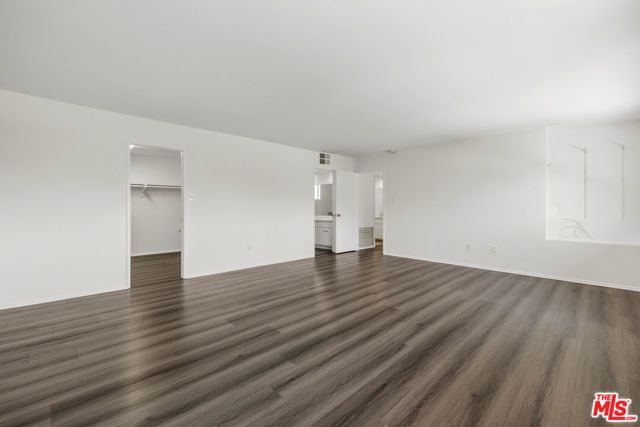 6741 Buffalo Avenue, Los Angeles, CA 91401