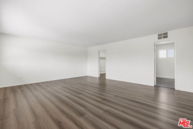 6741 Buffalo Avenue, Los Angeles, CA 91401
