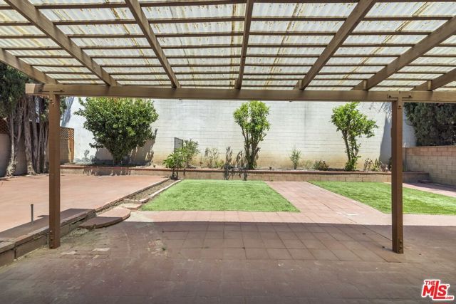 6741 Buffalo Avenue, Los Angeles, CA 91401