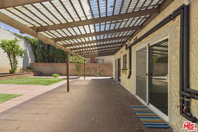 6741 Buffalo Avenue, Los Angeles, CA 91401