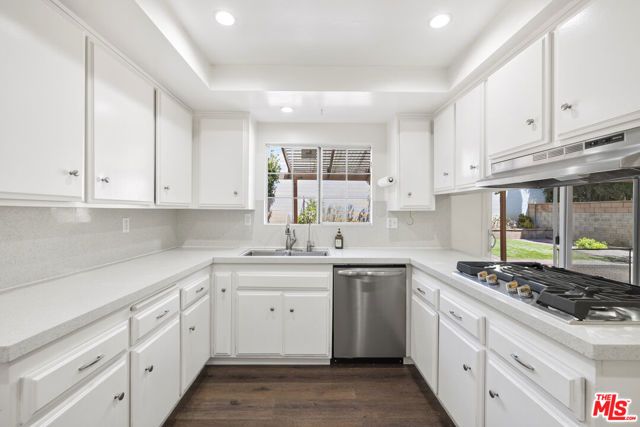 6741 Buffalo Avenue, Los Angeles, CA 91401