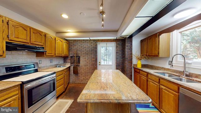 5000 LEAH CT, Camp Springs, MD 20746