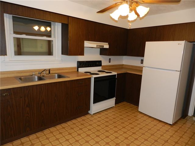 1933 Pennsylvania Ave, West Mifflin, PA 15122