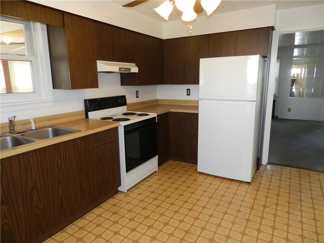 1933 Pennsylvania Ave, West Mifflin, PA 15122