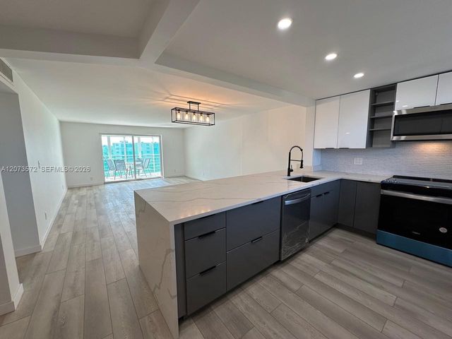 441 SE 3rd Street 501, Dania Beach, FL 33004