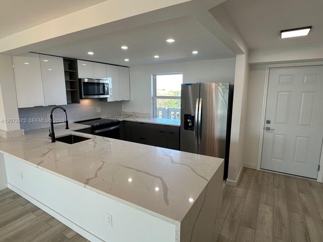441 SE 3rd Street 501, Dania Beach, FL 33004