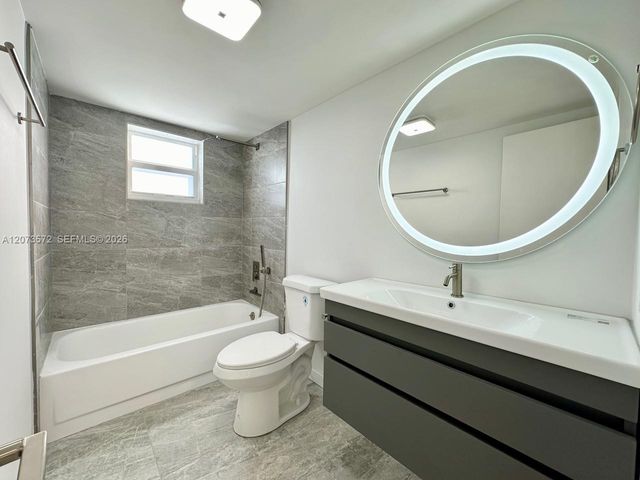 441 SE 3rd Street 501, Dania Beach, FL 33004