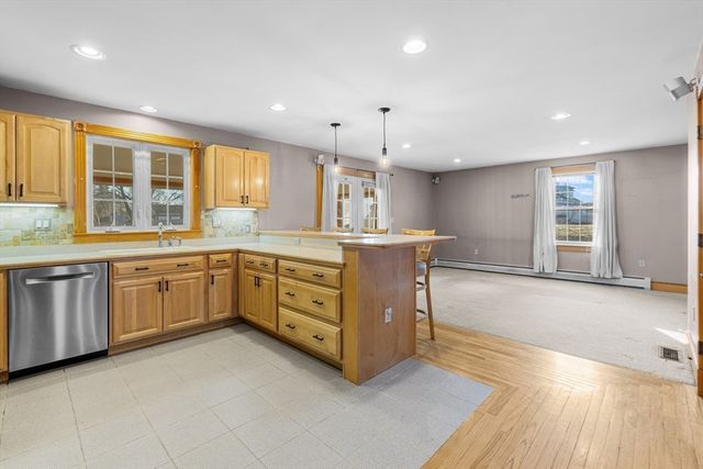 7 Deerfield Ln, Fairhaven, MA 02719