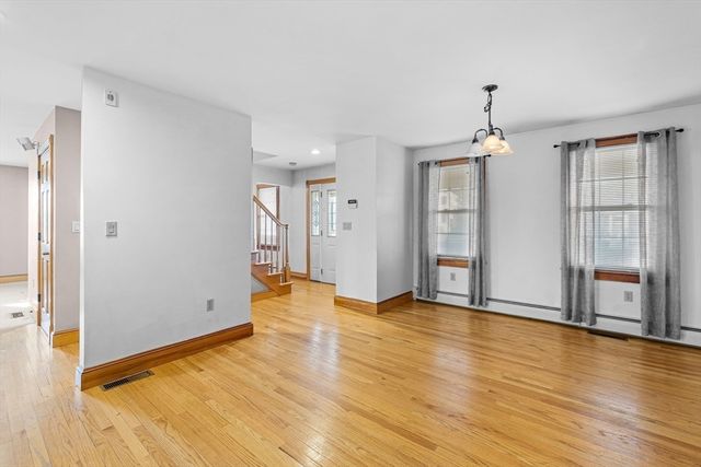 7 Deerfield Ln, Fairhaven, MA 02719