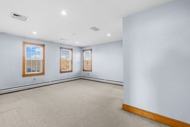 7 Deerfield Ln, Fairhaven, MA 02719