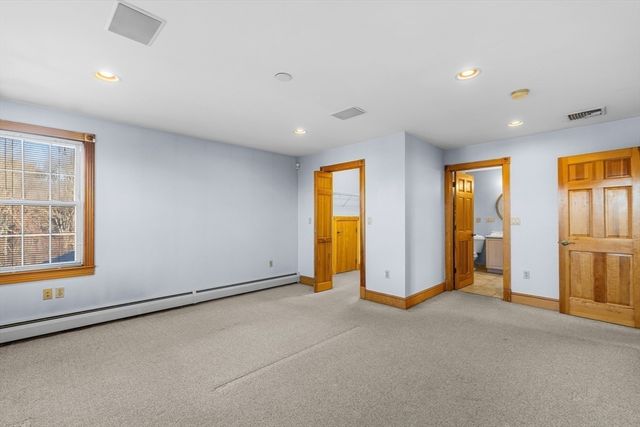 7 Deerfield Ln, Fairhaven, MA 02719