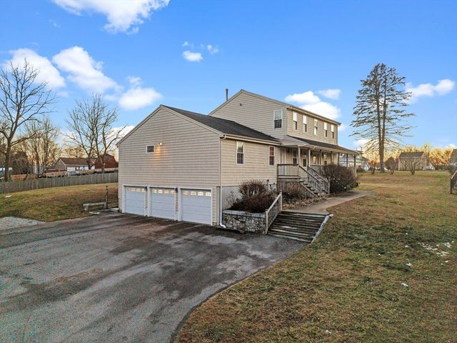 7 Deerfield Ln, Fairhaven, MA 02719