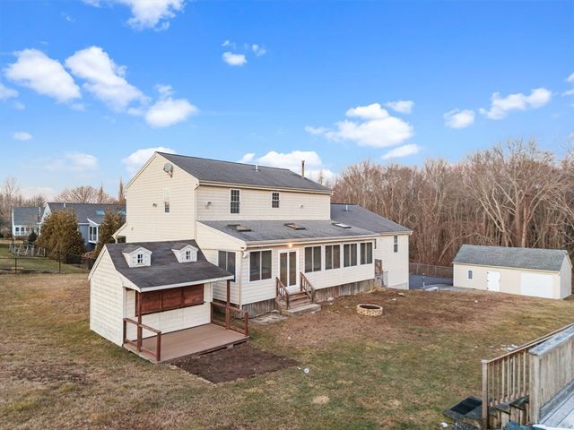 7 Deerfield Ln, Fairhaven, MA 02719