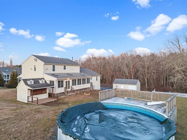 7 Deerfield Ln, Fairhaven, MA 02719