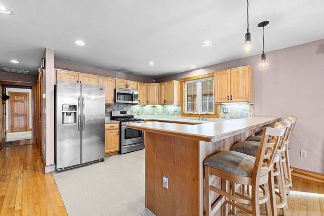 7 Deerfield Ln, Fairhaven, MA 02719