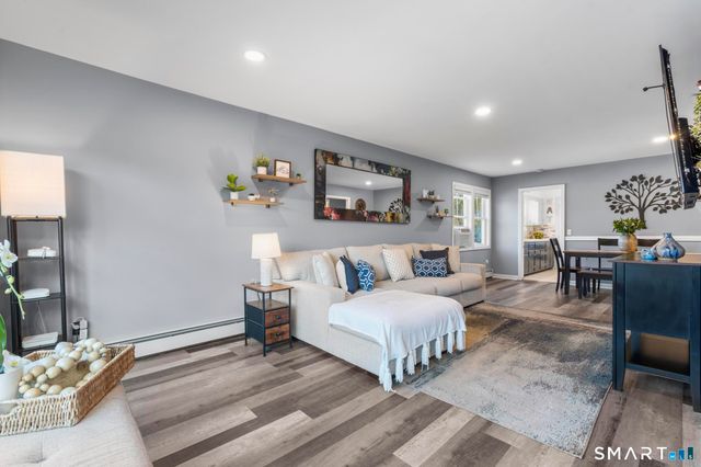 19 Barmore Drive East, Stamford, CT 06905