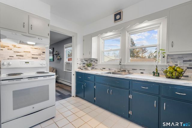 19 Barmore Drive East, Stamford, CT 06905