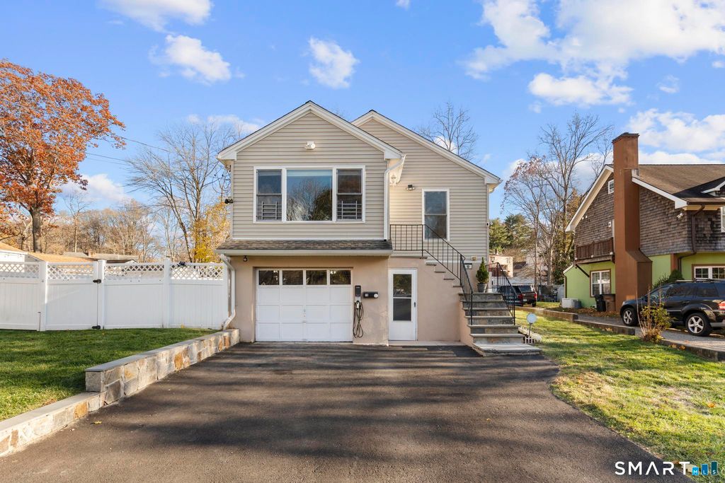 19 Barmore Drive East, Stamford, CT 06905